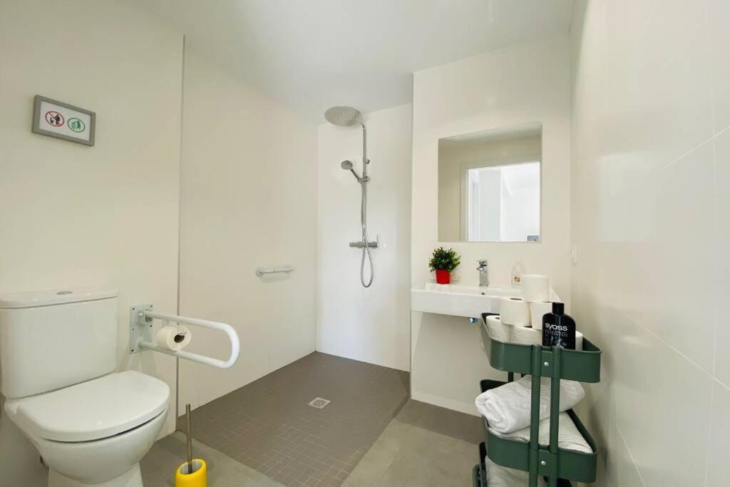 70 M2, Apartamento Cerca De La Playa, Apto Minusvalidos. Ρόζες Εξωτερικό φωτογραφία